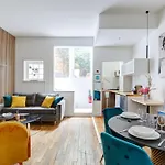 Fabulous Terrace In Flat At Champs-Elysees